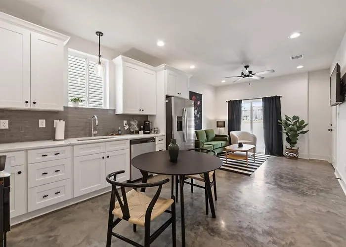 Teche House King Bed Luxury Getaway Fast Wifi *