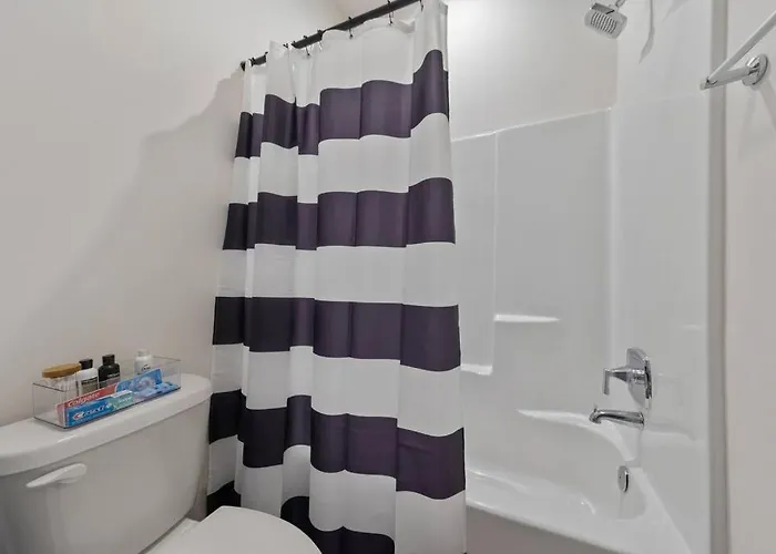 Teche House King Bed Luxury Getaway Fast Wifi * Lafayette